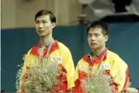 奥运冠军吕林：妻子和儿子都是乒乓球运动员，中年秃顶也帅气图片