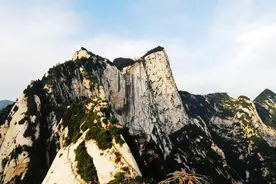 多景区发布国庆期间防疫政策：华山要求入园前在陕西待满3天，黄山日限流2.5万人图片
