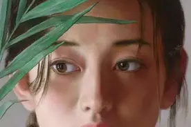 画出少女的娇羞与清韵，李贵君的新作图片