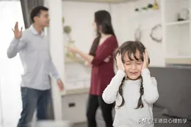 做父母的很焦虑，总是担心孩子做得不够好，不能放心怎么办？图片