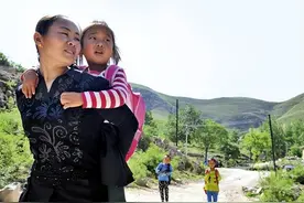18岁少女被卖进大山，逃跑无望忍痛留下，多年后重获自由却不肯走图片