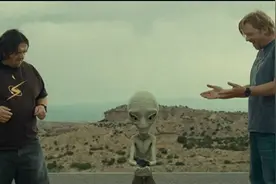 外星人曾经接触过人类祖先？史前岩画中，居然遗留着外星人迹象图片