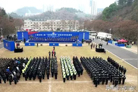 十堰出动600多名警察！场面太震撼图片