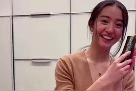 木村拓哉一家过节，戴女儿同款发箍龇牙咧嘴，光希继承静香厨艺图片
