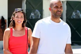 40岁帕克近况：依然风度翩翩！俘获90后美女，比极品前妻还漂亮图片