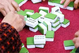 年近80岁老人打麻将死亡 儿子索赔35万图片