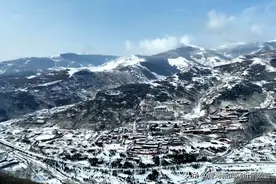 五台山景区迎来今冬最大降雪图片