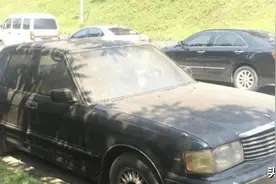 西陵交警大战“僵尸车”图片