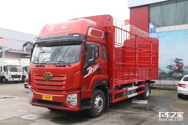 260马力6米8载货车，配同级最宽驾驶室，解放JK6中卡合规拉10吨