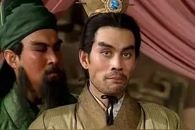 正史中吕布被典韦击败，遭孙坚追打，为何在演义里却成第一名将？图片