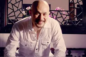 徐锦江：见面一次求婚，财产全归她，他独宠28年的妻子有何魅力？图片