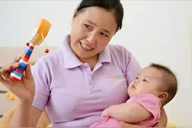 月嫂行业背后的“潜规则”：宝宝吃亏妈妈遭罪，是谁在悄悄获利？图片
