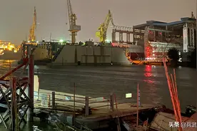 沪东船厂依然在下饺子？一次下水3艘新舰，054A和071E外贸舰同框图片