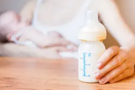 母乳储存后分层、变色，是坏了吗？母乳储存方法，一篇讲明白图片
