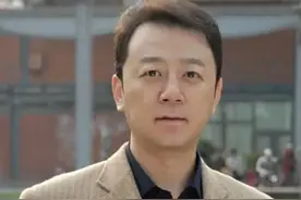 演员郭涛：镜头前和小十几岁娇妻秀恩爱，背地里却看不起她？图片