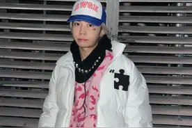 四个瓜！曝歌手逼女友做小姐，越剧名旦去世，顶流男星私生活混乱图片