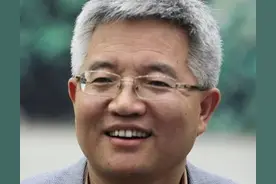 张维迎教授四十年来一直力挺企业家，真是有远见的经济学专家图片