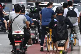 电动车“每日充”和“骑完充”哪个更伤电瓶？别等它报废了才知道图片