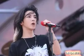 王杰曾点评过华晨宇，如今，二人谁的歌好听，大家心里都有数吧图片