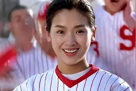 小眼睛、厚嘴唇，这些女星明明不符合大众审美，却个个美艳动人图片