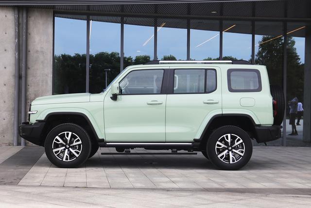 越野车和SUV有什么区别，盘点这四款硬派越野车！