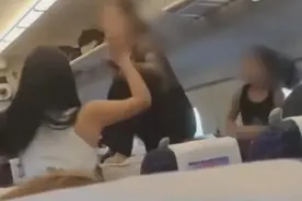 高铁上母女大声聊天引不满，与一女乘客发生肢体冲突还互吐口水 律师：基本都可以定性为互殴！图片