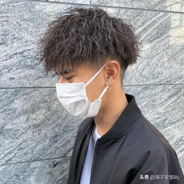 這15款男士髮型真有型,又帥又時尚,想換髮型的別錯過 形象穿搭 第15張-戀愛小秘書-娜米 這15款男士髮型真有型,又帥又時尚,想換髮型的別錯過 形象穿搭 第15張
