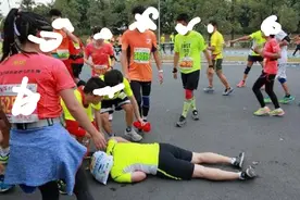 警惕！中国还有多少人在“自杀”式跑步图片
