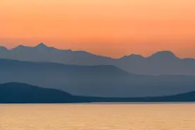 人过五十，该装，就装！图片