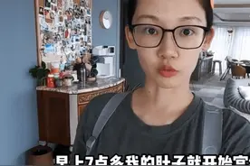 苗苗庆祝结婚两周年 老公郑恺陪锻炼为女儿理发好温馨图片