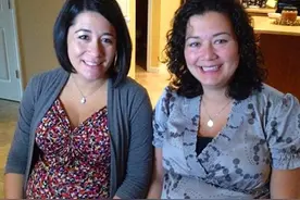 13年，美国亲姐妹同天生下2对双胞胎，4个孩子却全是妹妹和妹夫的图片