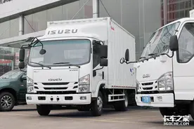 搭载132马力新款4KK1发动机，2023款庆铃五十铃KV100内饰像轿车图片