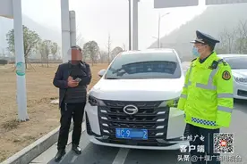 春运首日，十堰3台长途“黑车”2辆违规出租车被查扣图片