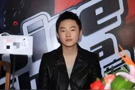 好声音冠军梁博被爱豆粉丝骂上热搜，这是华语乐坛最大的悲哀！图片