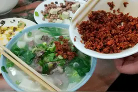 河南6旬夫妻卖烩面20年月挣万元，现在发愁面馆生意没人愿意接班图片