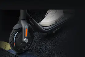 续航20公里的九号电动滑板车F20，性价比很高图片