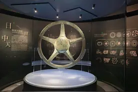 长得这么现代，不会是穿越过去的吧？图片