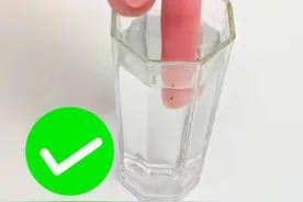 分享10个生活小妙招，手指扎上刺不要用针挑，放上它一泡就出来了图片