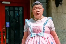 安福路“小公主”穿上裙子后被误认为是大爷：自己开心，吓坏路人图片