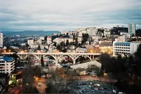 高加索的天堂和地狱，只隔了八百米图片