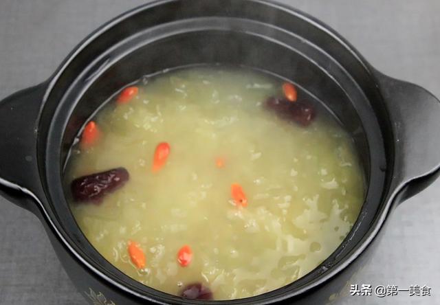 女人冬天喝什么排毒养颜 2026年冬季女士喝什么身体排毒