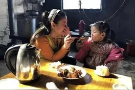 在山东吃饭，女人和孩子到底能不能上桌？用亲身经历告诉你图片
