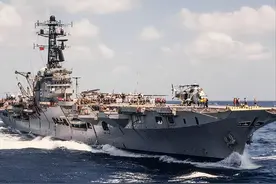 中国花费3000万从澳洲购买废弃航母，打开舱门，专家发现赚大了图片