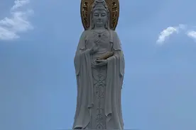 在海南三亚南山海上观音抱佛脚图片