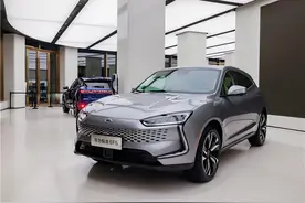 “华为汽车”大卖！赛力斯尴尬：车主质疑SF5停产，官方回应图片