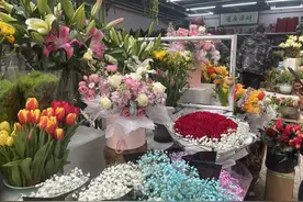 情人节一束红玫瑰售价近千元！“浪漫经济”虚火咋降？图片