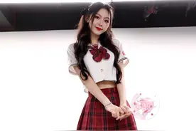 当美女解说穿JK：灵儿太甜美，天云又纯又欲，小钰才是天花板图片