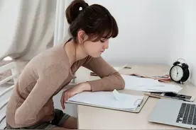 为什么月经结束后，会出现“褐色分泌物”？如果你也有，别忽略了图片