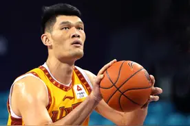 “酱油男”变成“赛场杀手”，山西男篮三大脱胎换骨球员图片