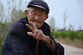 86岁农村大爷，每天喝3顿小酒，60多年从没醉过，看他有啥高招图片